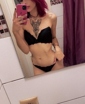 Adel, 24